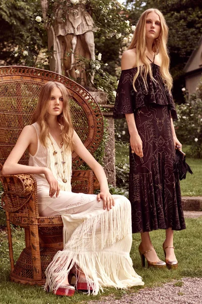 Look 19